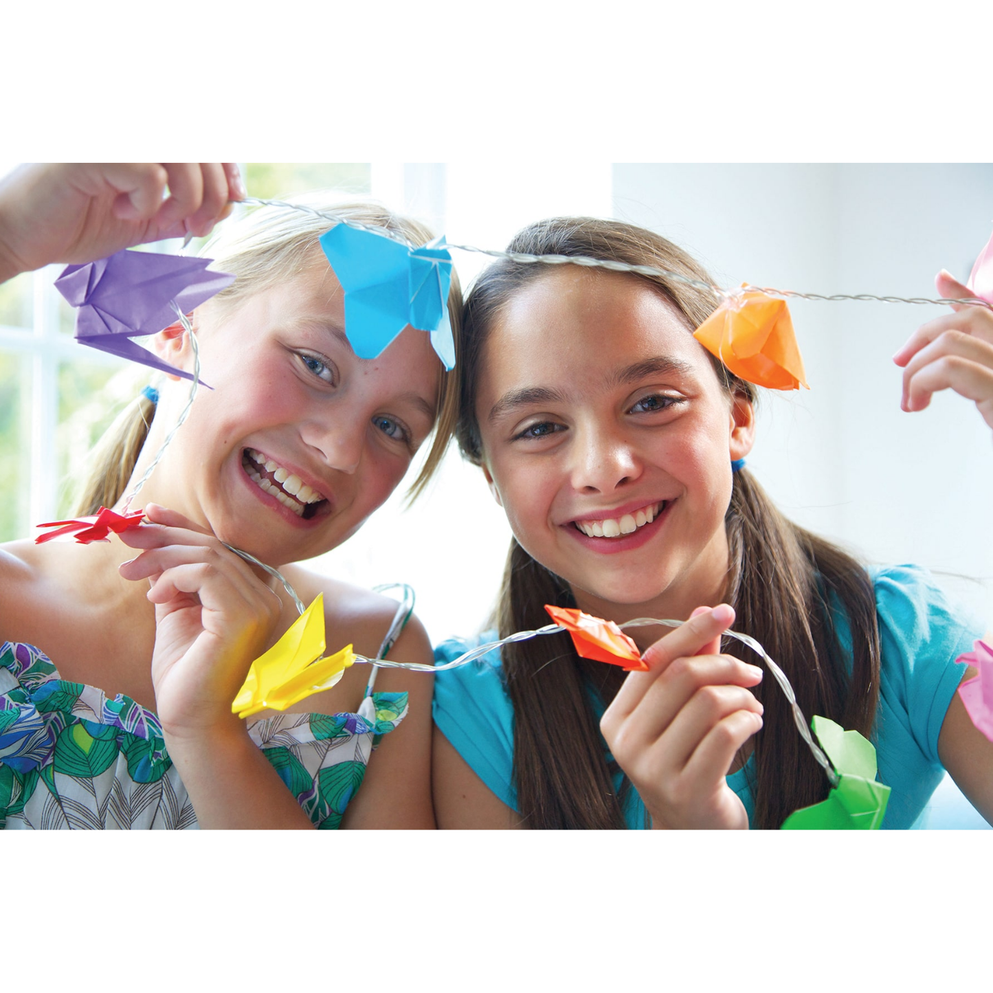 Set crea una guirnalda de origami con luces