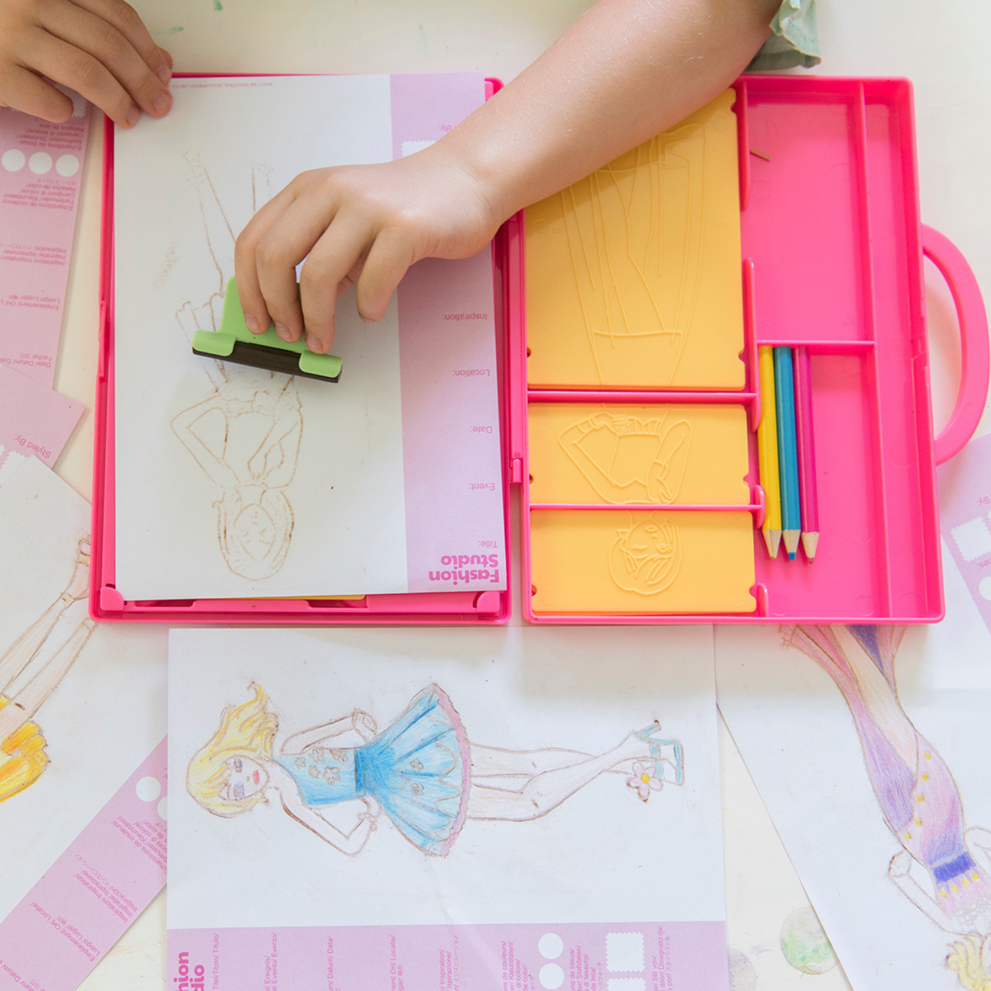 Set crea un portafolio de diseño de modas