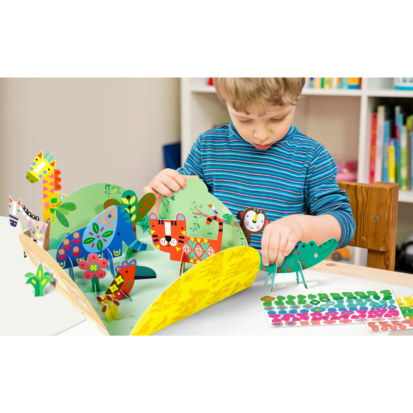 Juega y decora con 200 stickers reutilizables modelo safari