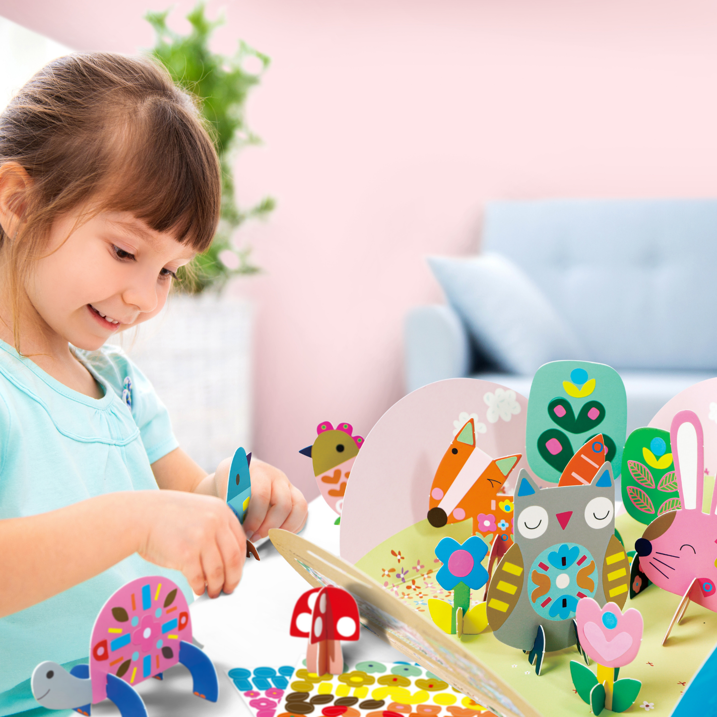 Juega y decora con 200 stickers reutilizables modelo jardín