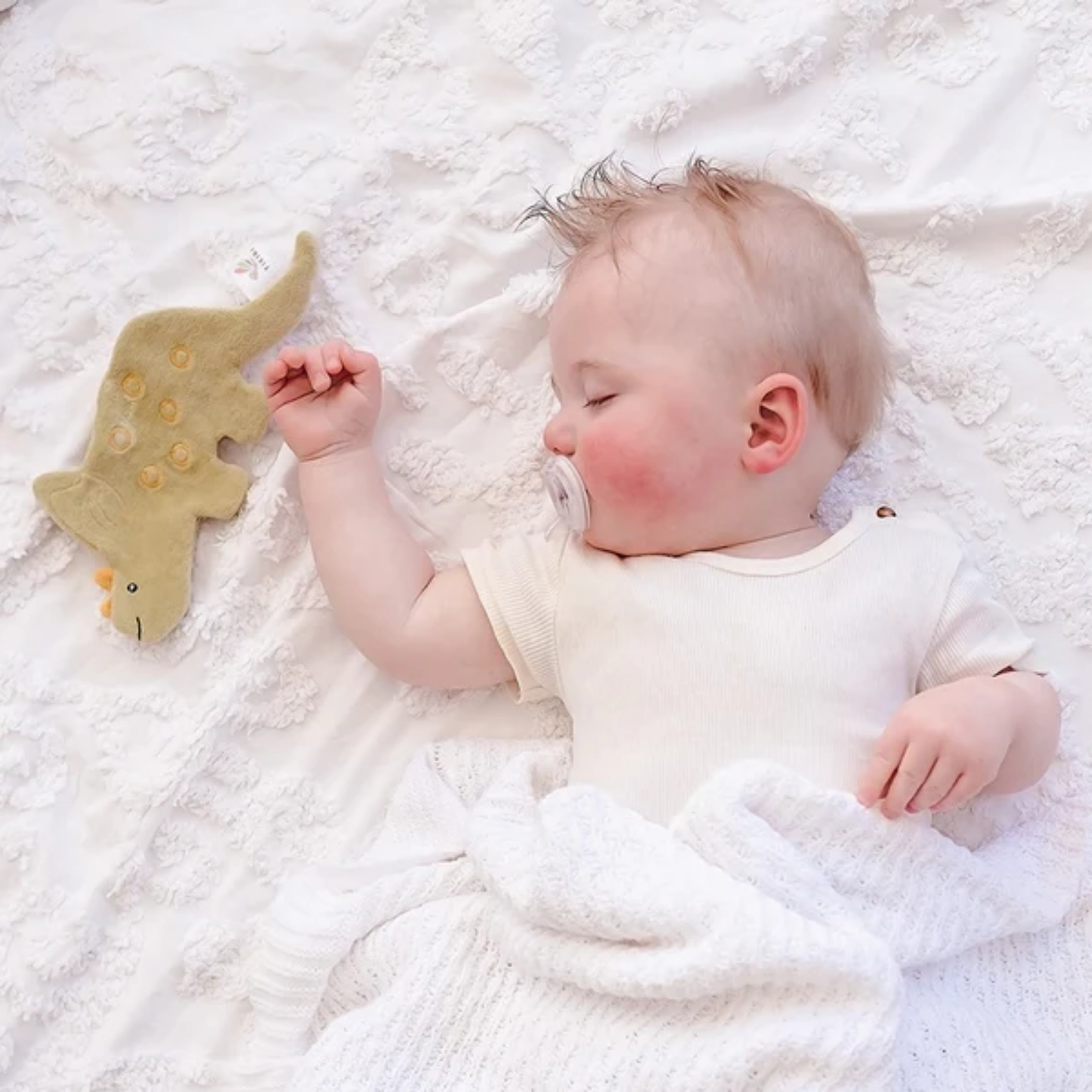 Tikiri dinosaurio triceratops efecto arrugado