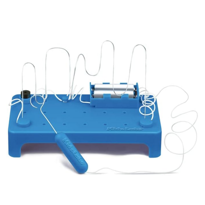Set de robótica arma un circuito de alambre con zumbido