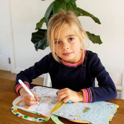 Libro de actividades para pintar con agua y stickers modelo 4 estacios