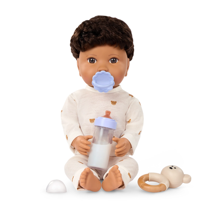 Muñeco niño con pelo marrón con accesorios