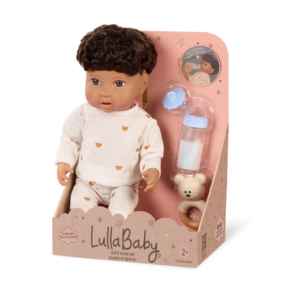 Muñeco niño con pelo marrón con accesorios