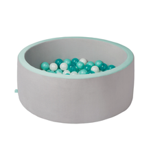 Piscina de pelotas de espuma con memoria suave gris