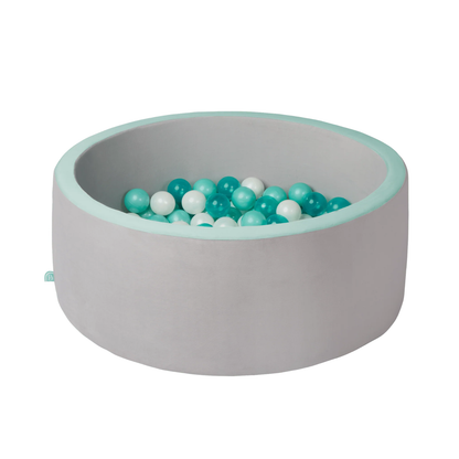 Piscina de pelotas de espuma con memoria suave gris