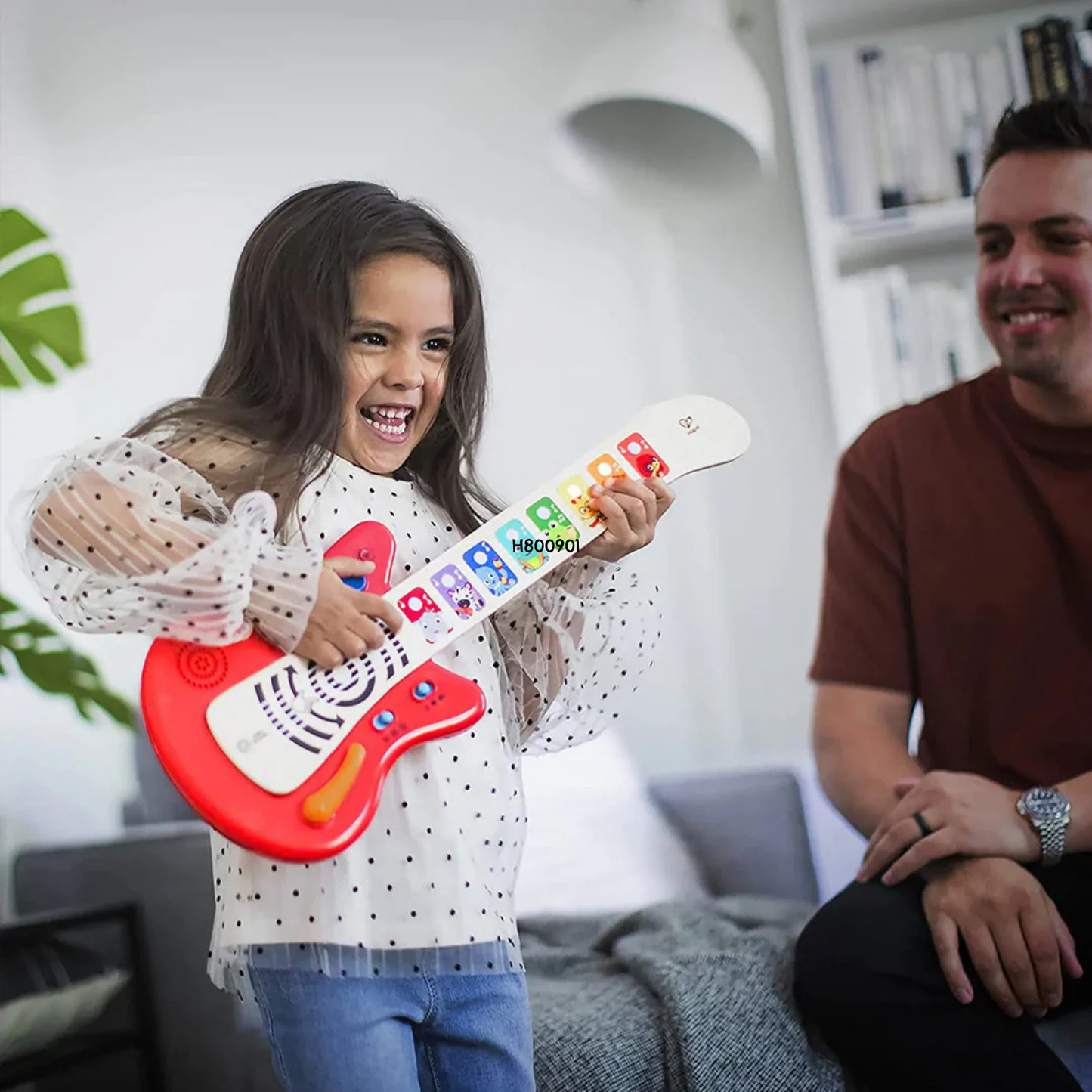 Guitarra de madera interactiva con sonido