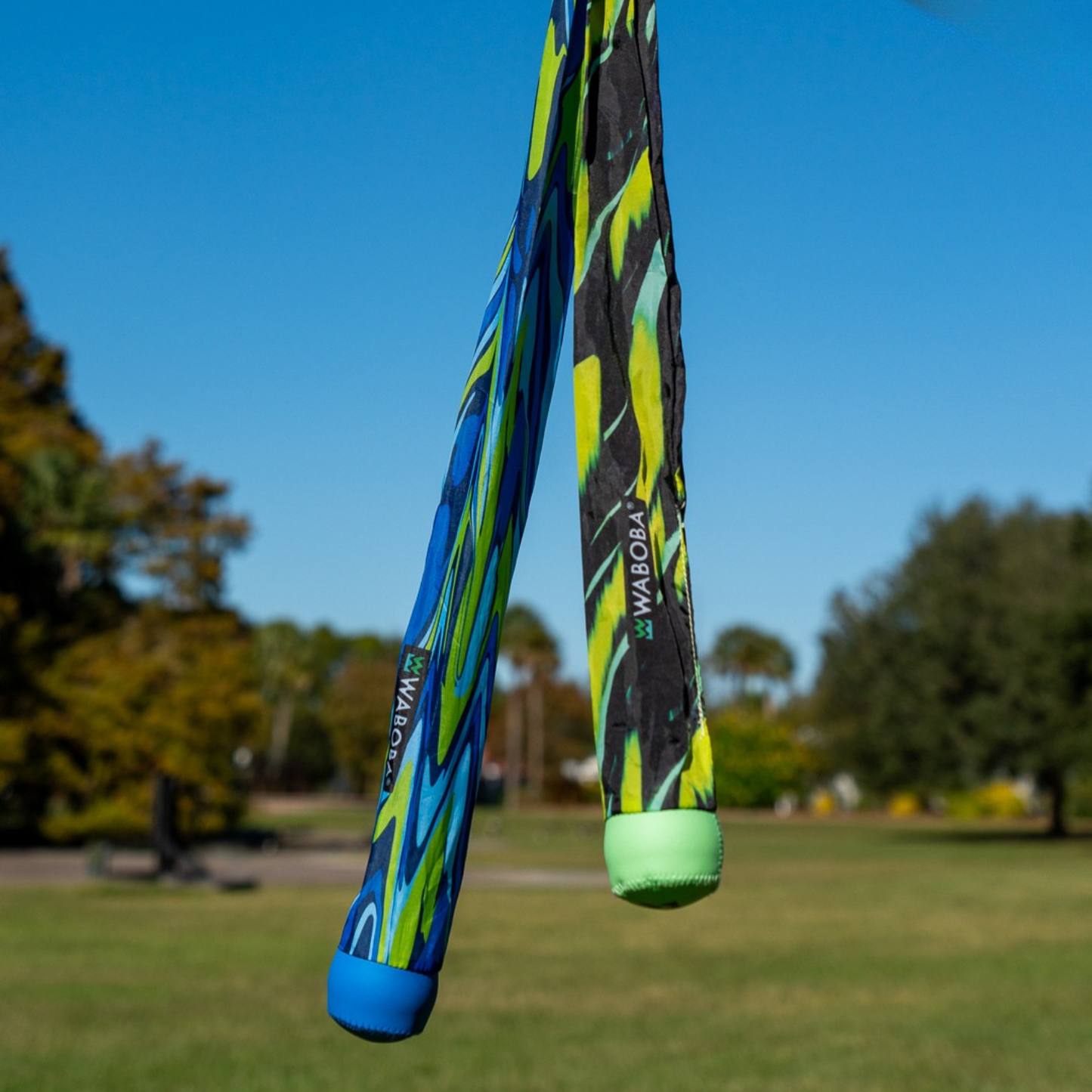 Waboba pelota voladora con cola Tailball - color aleatorio