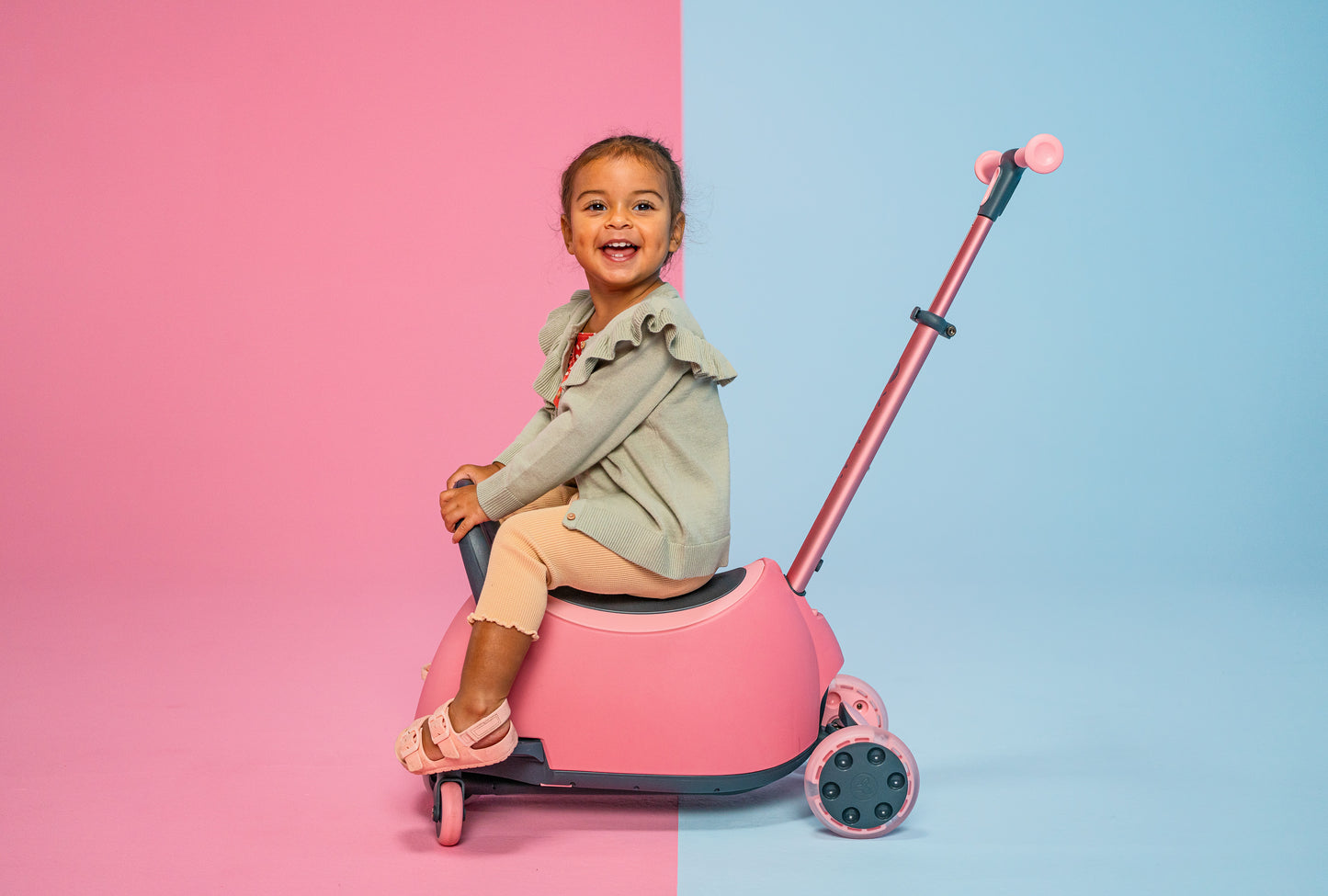 Yvolution correpasillos y scooter YGlider LUNA 3 en 1 con ruedas LED color rosa, 10 meses a 10 años
