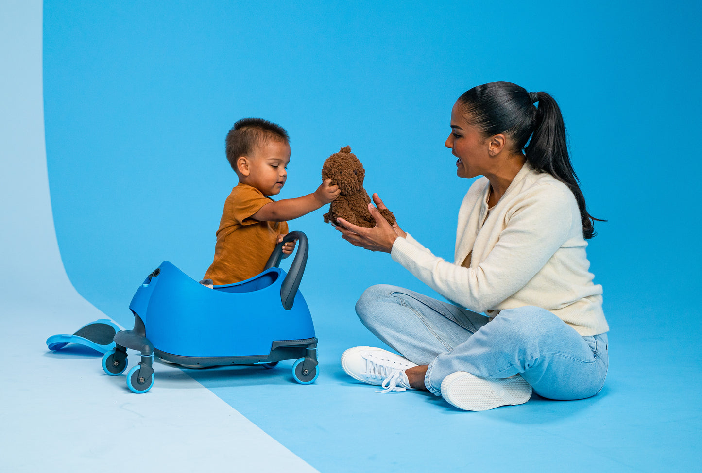 Yvolution correpasillos y scooter YGlider LUNA 3 en 1 con ruedas LED color azul, 10 meses a 10 años