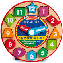 Reloj de madera encaje y formas